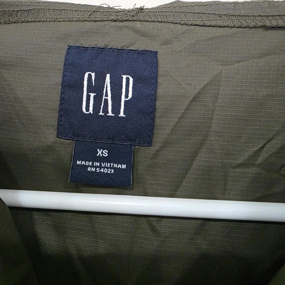 GAP Mens XS Anorak Jacket Olive Green Half Zip Hooded Windbreaker‎ Pullover